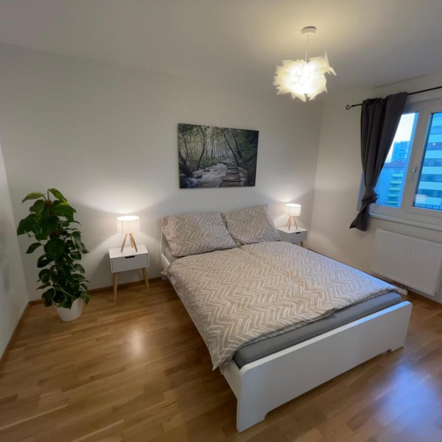 55 M2 Stylish Apartment With Balcony & Parking Viena Exterior foto