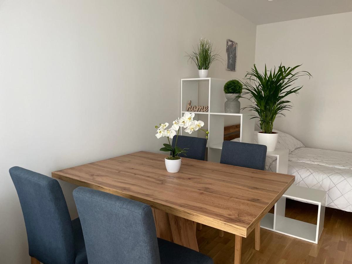 55 M2 Stylish Apartment With Balcony & Parking Viena Exterior foto